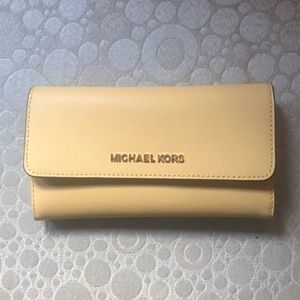 Michael Kors Jet Set Travel Lg Trifold